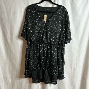 NWT BloomChic Womens Black Star Pattern top Size 22-24